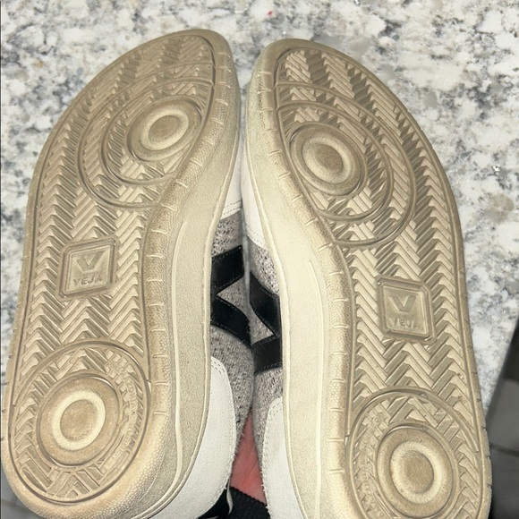 VEJA V-10 Flannel Snow Black Sneakers - Picture 7 of 7